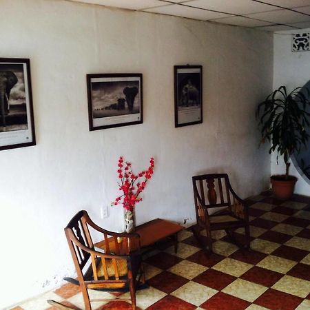 Casa Nica Leon Hostel Εξωτερικό φωτογραφία