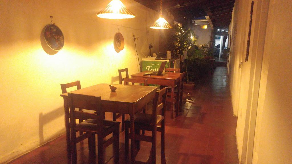 Casa Nica Leon Hostel Εξωτερικό φωτογραφία