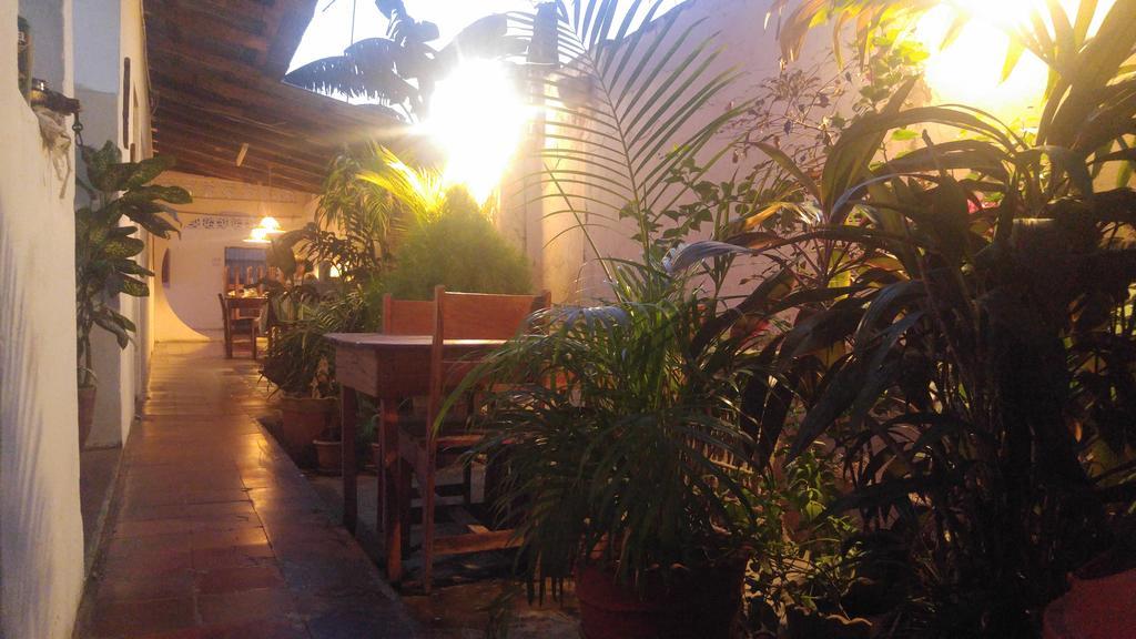 Casa Nica Leon Hostel Εξωτερικό φωτογραφία
