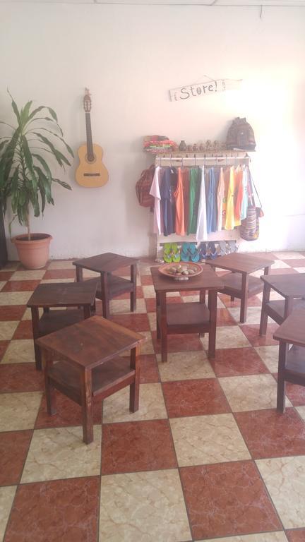 Casa Nica Leon Hostel Εξωτερικό φωτογραφία