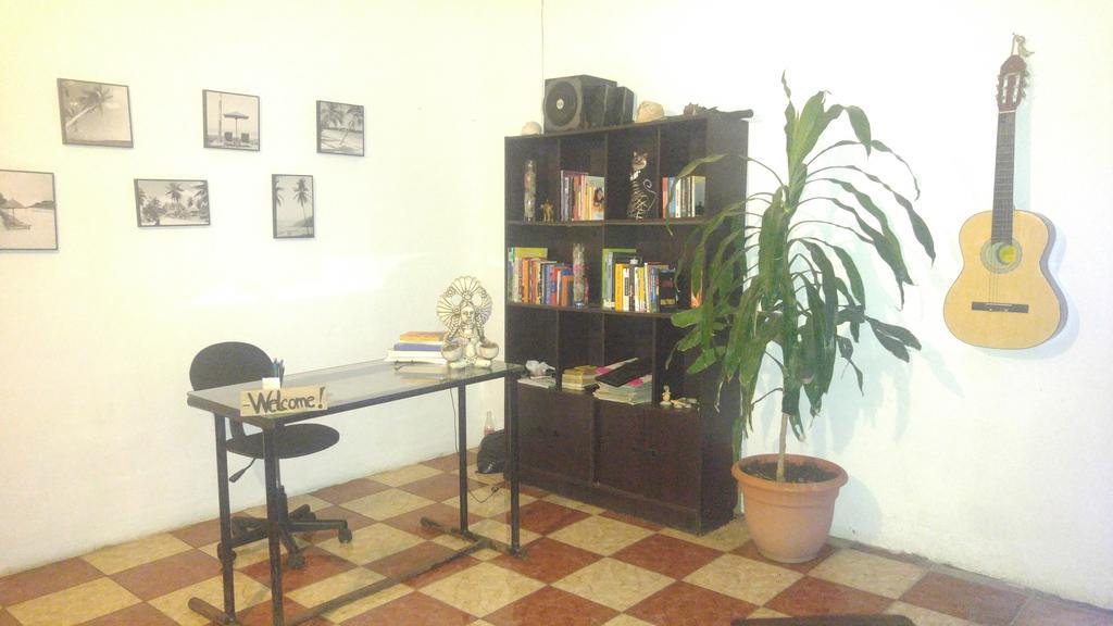 Casa Nica Leon Hostel Εξωτερικό φωτογραφία